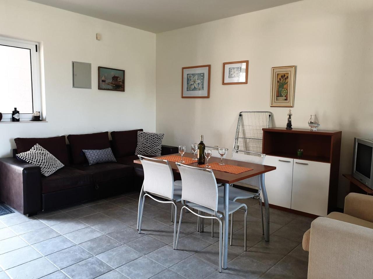 Apartments Bellevue Новаля Екстериор снимка